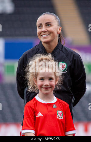 Swansea, Wales, UK. 7. Juni 2018. Wales' Natasha Harding Gesichter Bosnien-herzegowina in der Liberty Stadium. Lewis Mitchell/Alamy Leben Nachrichten. Stockfoto