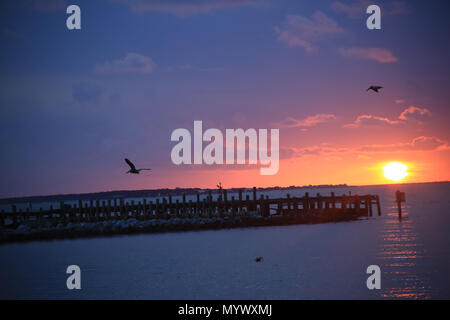 Sonnenuntergang über Mobile Bay Stockfoto