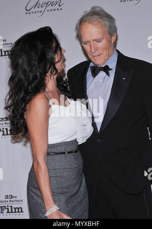 Clint Eastwood und Frau Dinah Ankunft auf dem SBIFF (Santa Barbara int. Film Festival) Leistung des Jahres Auszeichnungen am Arlington Theater in Santa Barbara. drei quartersEastwoodClint Dina 25 Veranstaltung in Hollywood Leben - Kalifornien, Red Carpet Event, USA, Filmindustrie, Prominente, Fotografie, Bestof, Kunst, Kultur und Unterhaltung, prominente Mode, Besten, Hollywood Leben, Event in Hollywood Leben - Kalifornien, Roter Teppich und backstage, Musik Prominente, Topix, Paar, Familie (Mann und Frau) und Kids - Kinder, Brüder und Schwestern anfrage tsuni@Gamma-USA.com, Kredit Tsuni/ Stockfoto