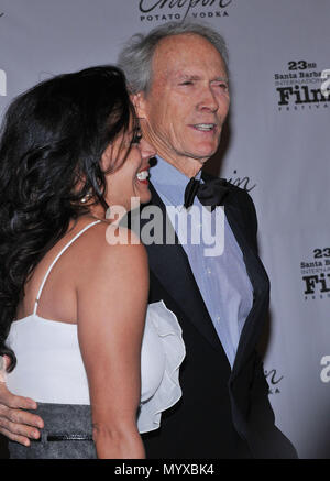 Clint Eastwood und Frau Dinah Ankunft auf dem SBIFF (Santa Barbara int. Film Festival) Leistung des Jahres Auszeichnungen am Arlington Theater in Santa Barbara. drei quartersEastwoodClint Dina 39 Veranstaltung in Hollywood Leben - Kalifornien, Red Carpet Event, USA, Filmindustrie, Prominente, Fotografie, Bestof, Kunst, Kultur und Unterhaltung, prominente Mode, Besten, Hollywood Leben, Event in Hollywood Leben - Kalifornien, Roter Teppich und backstage, Musik Prominente, Topix, Paar, Familie (Mann und Frau) und Kids - Kinder, Brüder und Schwestern anfrage tsuni@Gamma-USA.com, Kredit Tsuni/ Stockfoto