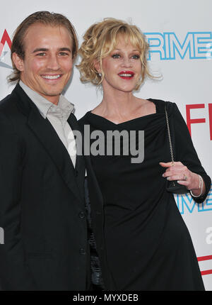 Melanie Griffith und Sohn Jesse Johnson - AFI Life Achivement Awards zu Michael Douglas auf der Sony Studio in Los Angeles. GriffithMelanie JohnsonJesse 77 Veranstaltung in Hollywood Leben - Kalifornien, Red Carpet Event, USA, Filmindustrie, Prominente, Fotografie, Bestof, Kunst, Kultur und Unterhaltung, prominente Mode, Besten, Hollywood Leben, Event in Hollywood Leben - Kalifornien, Roter Teppich und backstage, Musik Prominente, Topix, Paar, Familie (Mann und Frau) und Kids - Kinder, Brüder und Schwestern anfrage tsuni@Gamma-USA.com, Kredit Tsuni/USA, 2006 bis 2009 Stockfoto