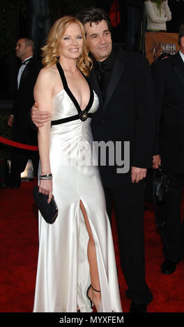 Marg Helgenberger und Alan Rosenberg am 12. jährlichen Screen Actors Guild Awards im Shrine Auditorium in Los Angeles, Sonntag, 29 Januar, 2006 HelgenbergerMarg RosenbergAlan 270 Veranstaltung in Hollywood Leben - Kalifornien, Red Carpet Event, USA, Filmindustrie, Prominente, Fotografie, Bestof, Kunst, Kultur und Unterhaltung, prominente Mode, Besten, Hollywood Leben, Event in Hollywood Leben - Kalifornien, Roter Teppich und backstage, Musik Prominente, Topix, Paar, Familie (Mann und Frau) und Kids - Kinder, Brüder und Schwestern anfrage tsuni@Gamma-USA.com, Kredit Tsuni/USA, 2006 Stockfoto