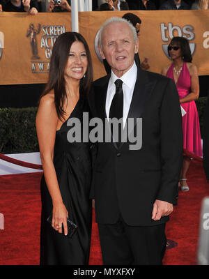 Anthony Hopkins und Frau -Sag-Schauspieler Guild Awards 2009 im Shrine Auditorium in Los AngelesHopkinsAnthonyandWife 238 Veranstaltung in Hollywood Leben - Kalifornien, Red Carpet Event, USA, Filmindustrie, Prominente, Fotografie, Bestof, Kunst, Kultur und Unterhaltung, prominente Mode, Besten, Hollywood Leben, Event in Hollywood Leben - Kalifornien, Roter Teppich und backstage, Musik Prominente, Topix, Paar, Familie (Mann und Frau) und Kids - Kinder, Brüder und Schwestern anfrage tsuni@Gamma-USA.com, Kredit Tsuni/USA, 2006 bis 2009 Stockfoto