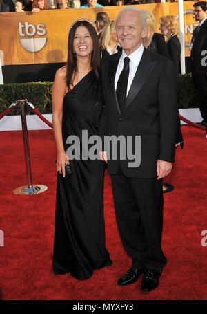 Anthony Hopkins und Frau -Sag-Schauspieler Guild Awards 2009 im Shrine Auditorium in Los AngelesHopkinsAnthonyandWife 241 Veranstaltung in Hollywood Leben - Kalifornien, Red Carpet Event, USA, Filmindustrie, Prominente, Fotografie, Bestof, Kunst, Kultur und Unterhaltung, prominente Mode, Besten, Hollywood Leben, Event in Hollywood Leben - Kalifornien, Roter Teppich und backstage, Musik Prominente, Topix, Paar, Familie (Mann und Frau) und Kids - Kinder, Brüder und Schwestern anfrage tsuni@Gamma-USA.com, Kredit Tsuni/USA, 2006 bis 2009 Stockfoto