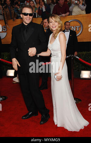 Heath Ledger und Michelle Williams am 12. jährlichen Screen Actors Guild Awards im Shrine Auditorium in Los Angeles, Sonntag, 29 Januar, 2006 LedgerHeath WilliamsMichelle 069 Veranstaltung in Hollywood Leben - Kalifornien, Red Carpet Event, USA, Filmindustrie, Prominente, Fotografie, Bestof, Kunst, Kultur und Unterhaltung, prominente Mode, Besten, Hollywood Leben, Event in Hollywood Leben - Kalifornien, Roter Teppich und backstage, Musik Prominente, Topix, Paar, Familie (Mann und Frau) und Kids - Kinder, Brüder und Schwestern anfrage tsuni@Gamma-USA.com, Kredit Tsuni/USA, 2006 2. Stockfoto