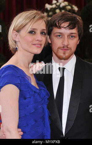 James McAvoy und Frau Anne-Marie Duff 80 Oscars Zeremonie, Ankunft, roten Teppich im Kodak Theater in Los Angeles. Drei viertel Augenkontakt smileMcAvoyJames Frau Anne-Marie Duff 228 Veranstaltung in Hollywood Leben - Kalifornien, Red Carpet Event, USA, Filmindustrie, Prominente, Fotografie, Bestof, Kunst, Kultur und Unterhaltung, prominente Mode, Besten, Hollywood Leben, Event in Hollywood Leben - Kalifornien, Roter Teppich und backstage, Musik Prominente, Topix, Paar, Familie (Mann und Frau) und Kids - Kinder, Brüder und Schwestern anfrage tsuni@Gamma-USA.com, Kredit Tsuni/USA, 2006 Stockfoto