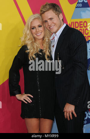 Heidi Montag und Spencer Pratt - MTV vma Awards 2008 auf der Paramount in Los Angeles. Drei viertel Augenkontakt smileMontagHeidi PrattSpencer 34 eine Veranstaltung in Hollywood Leben - Kalifornien, Red Carpet Event, USA, Filmindustrie, Prominente, Fotografie, Bestof, Kunst, Kultur und Unterhaltung, prominente Mode, Besten, Hollywood Leben, Event in Hollywood Leben - Kalifornien, Roter Teppich und backstage, Musik Prominente, Topix, Paar, Familie (Mann und Frau) und Kids - Kinder, Brüder und Schwestern anfrage tsuni@Gamma-USA.com, Kredit Tsuni/USA, 2006 bis 2009 Stockfoto