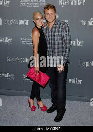 Spencer Pratt, Heidi Montag - 4. Jährliche Pink Party zu profitieren Zedern - SSinai Women's Cancer Research Institute am Santa Monica Airport in Los Angeles. in voller Länge lächeln MontagHeidi PrattSpencer 42 Veranstaltung in Hollywood Leben - Kalifornien, Red Carpet Event, USA, Filmindustrie, Prominente, Fotografie, Bestof, Kunst, Kultur und Unterhaltung, prominente Mode, Besten, Hollywood Leben, Event in Hollywood Leben - Kalifornien, Roter Teppich und backstage, Musik Prominente, Topix, Paar, Familie (Mann und Frau) und Kids - Kinder, Brüder und Schwestern anfrage tsuni@Gamma-USA.com, Kredit Tsu Stockfoto