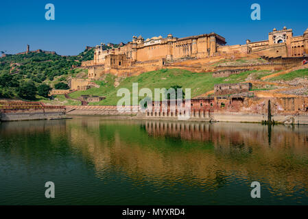 Amer Fort mit Reflexion über Wasser, Jaipur, Indien Stockfoto