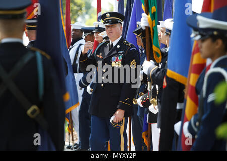 Washington, United States. 07 Juni, 2018. Militärische Color Guard bereitet sich auf die Ankunft der japanische Ministerpräsident Shinzo Abe vor einem bilateralen Treffen mit Präsident Donald Trump im Weißen Haus. Quelle: Michael Candelori/Pacific Press/Alamy leben Nachrichten Stockfoto
