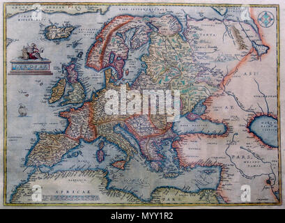 . Karte von Europa. von 1570 bis 1609. Abraham Ortelius (1527 - 1598) Alternative Namen Ortels, Oertel, Orthellius, Wortels Beschreibung Belgian-Flemish Kartograph und Historiker Geburtsdatum / Tod 14. April 1527 vom 28. Juni 1598 Ort der Geburt / Todes Antwerpen Antwerpen Standort Antwerpen Authority control: Q 232916 VIAF:?:? ISNI 32104723 0000 0001 0856 4124 ULAN:?? n 500011462 LCCN: 50002381 NLA:? 35401660 WorldCat 256 Abraham Ortelius Karte von Europa Stockfoto