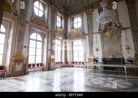 Der Marmorsaal im Schloss Mirabell, der berühmten barocken Palast in Salzburg, Österreich. Wolfgang Amadeus Mozart hier als Kind. Stockfoto