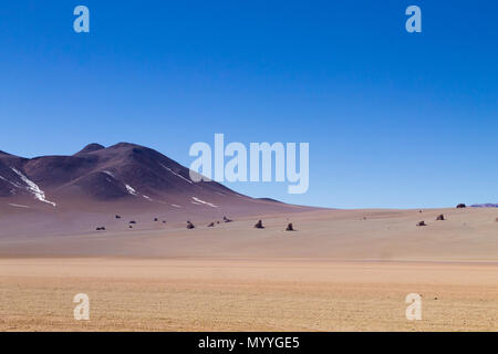 Bolivianischen Landschaft, Salvador Dali Desert View. Schöne Bolivien Stockfoto