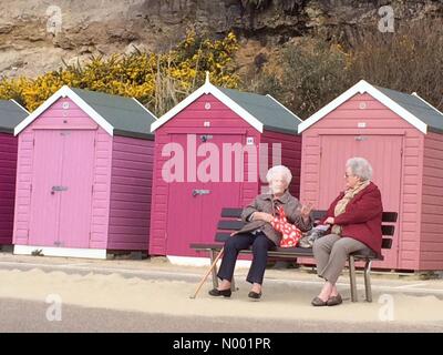 Bournemouth, Dorset, UK. 21. März 2015. Ersten Tag des Frühlings und Besucher genießen das helle sonnige Wetter am Strand von Bournemouth Credit: Carolyn Jenkins/StockimoNews/Alamy Live News Stockfoto