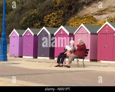 Bournemouth, Dorset, UK. 21. März 2015. Ersten Tag des Frühlings und Besucher genießen das helle sonnige Wetter am Strand von Bournemouth Credit: Carolyn Jenkins/StockimoNews/Alamy Live News Stockfoto