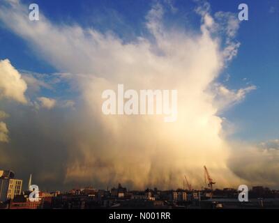 London, UK. 24. März 2015. UK-Wetter. Regen Wolke über Zentral-London, UK-Credit: Tim Geach / StockimoNews/Alamy Live News Stockfoto