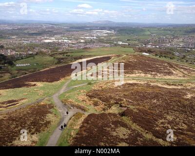 Sonnigen Feiertag Montag über Blackburn von Jubilee Turm Darwen Moor Stockfoto