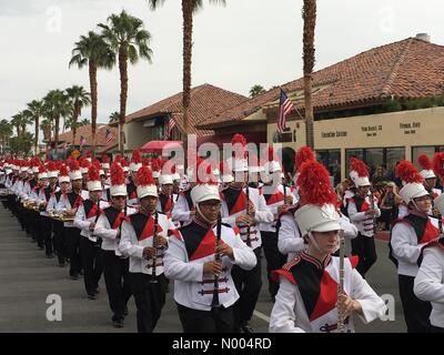 Palm Desert, Kalifornien USA 25. Oktober 2015 der 51. ordentlichen Palm Desert Golf Cart Parade. Das diesjährige Thema ist Area 51: Palm Desert ist nicht von dieser Welt. Bildnachweis: Lisa Werner/Stockimo News/Alamy Stockfoto