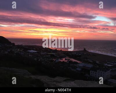 Herrlichen Sonnenaufgang über Hastings, East Sussex, England, UK Stockfoto