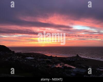 Herrlichen Sonnenaufgang über Hastings, East Sussex, UK Stockfoto