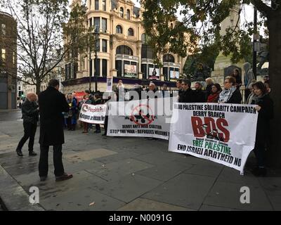 Das Diamond, Derry, Nordirland. 19. Oktober 2016. Anti-Kriegs Koalition protestieren in Derry ist der Diamant gegen die Bombardierung in Syrien. Bildnachweis: Darron Mark / StockimoNews/Alamy Live News Stockfoto