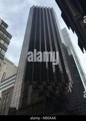 New York, USA. 11. Januar 2017. Ansicht des Trump Tower an der Fifth Avenue in New York City, New York. Bildnachweis: Yvonne M. Conde / StockimoNews/Alamy Live News Stockfoto