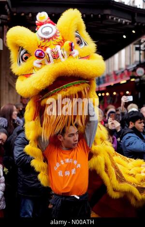 London, UK. 29. Januar 2017. Löwen nimmt Teil in London UK Chinesische Neujahrsparade in der Shaftesbury Avenue, 29. Januar 2017 Credit: MattX / StockimoNews/Alamy Live News Stockfoto