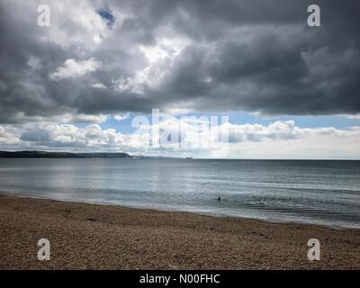 S W Küstenpfad, Weymouth, Großbritannien. 30. Juni 2017. Stürmischen Wolken über Weymouth Bucht in Dorset Credit: Dan Tucker/StockimoNews/Alamy Live News Stockfoto