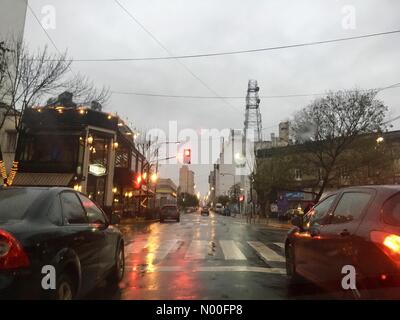 Calle 47 767, AKG La Plata, Buenos Aires, Argentinien. 9. Juli 2017. Regentag in La Plata, Argentinien-Credit: Federico Julien/StockimoNews/Alamy Live News Stockfoto