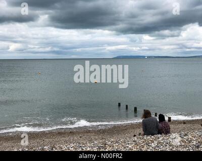 E Bracklesham Dr, Bracklesham Bay, Chichester, UK. 12. Juli 2017. Großbritannien Wetter: Bewölkt bei Wittering. Bracklesham Bay, East Wittering. 12. Juli 2017. Nordwinde brachte heute kühle und bewölkte Bedingungen an die Südküste. Bracklesham Bay, East Wittering W Sussex Credit: Jamesjagger/StockimoNews/Alamy Live-Nachrichten Stockfoto