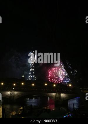 Paris, Frankreich. 14. Juli 2017. Feuerwerk-Meuterei auf der Astral-Credit: Ines ARMANDON/StockimoNews/Alamy Live News Stockfoto