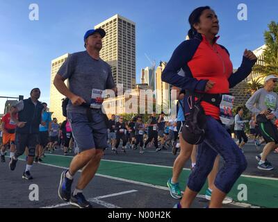 San Francisco, Kalifornien, USA. Am 1. Oktober 2017. Läufer an die Brücke zur Brücke laufen & Expo 2017, San Francisco, Kalifornien Quelle: Jonathan Nguyen/StockimoNews/Alamy leben Nachrichten Stockfoto