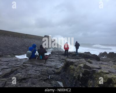 Walisische Küste, UK. 21 Okt, 2017. de Wetter. Sturm brian Hits walisische Küste. Credit: Graham m. lawrence/stockimonews/alamy leben Nachrichten Stockfoto