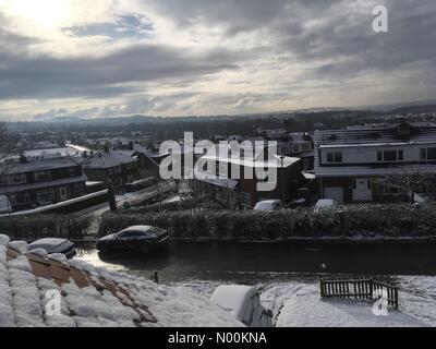 Guiseley Leeds, UK. 27 Feb, 2018. UK Wetter: federbett Tag im Guiseley West Yorkshire wegen Schnee UK Wetter Quelle: Andy Pearson/StockimoNews/Alamy leben Nachrichten Stockfoto