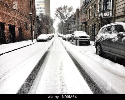 Montréal, Québec, Kanada. 10 Mär, 2018. Montreal, QC, Kanada. 10. März, 2018. Schnee im März. Credit: Ali Alshammasi/StockimoNews/Alamy leben Nachrichten Stockfoto