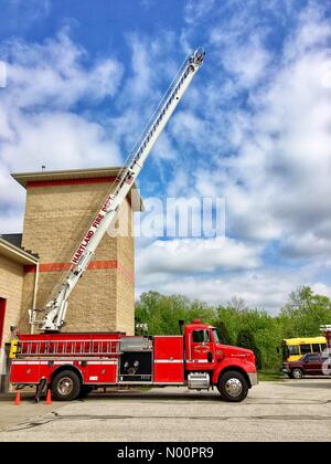 Pewaukee, USA. 22. Mai, 2018. Feuerwache Open House & Blood Drive, 22. Mai 2018, Pewaukee, WI, USA, Lissabon Feuerwehr hält Touren und Gemeinschaft Blood Drive, DianaJ/StockimoNews/Alamy Credit: Diana J./StockimoNews/Alamy leben Nachrichten Stockfoto