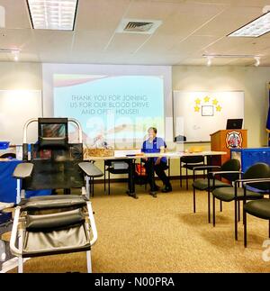 Pewaukee, USA. 22. Mai, 2018. Feuerwache Open House & Blood Drive, 22. Mai 2018, Pewaukee, WI, USA, Lissabon Feuerwehr hält Touren und Gemeinschaft Blood Drive, DianaJ/StockimoNews/Alamy Credit: Diana J./StockimoNews/Alamy leben Nachrichten Stockfoto