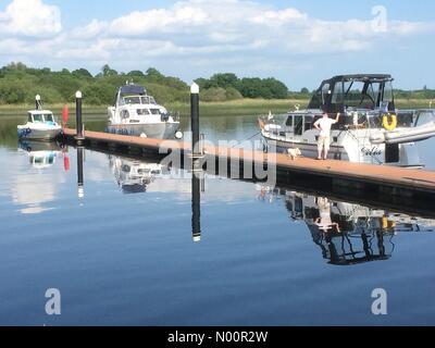 Enniskillen, Großbritannien. 06 Juni, 2018. Schönes Wetter bei Crom Pier auf der oberen Lough Erne heute in Nordirland Credit: PennPix/Matt Pennington/StockimoNews/Alamy leben Nachrichten Stockfoto