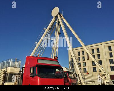 Weston-super-Mare, Großbritannien. 22. Oktober, 2018. Die Weston Rad, ein großes Rad am Meer, ist vor dem Angriff der Winterstürme demontiert. Credit: keithramsey/StockimoNews/Alamy leben Nachrichten Stockfoto