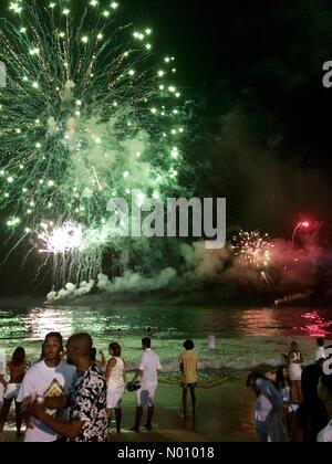 Macaé, RJ, Brasilien. 1. Jan 2019. Neue Jahr Feiern, Macaé, RJ, Brasilien 2019 Credit: James Houlihan/StockimoNews/Alamy leben Nachrichten Stockfoto