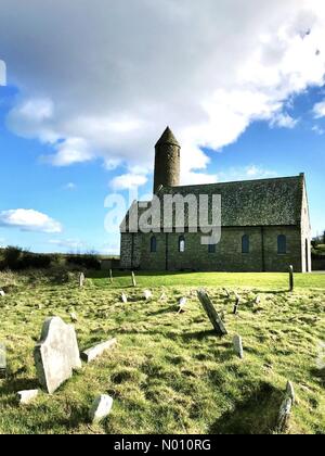 Downpatrick, Großbritannien. 17 Mär, 2019. Saint Patrick gegründet Irlands erste christliche Kirche auf dieser Site in der 400 s AD, an Saul in Downpatrick. Saint Patrick's Grab liegt nur ein paar Meilen entfernt in Downpatrick Kathedrale. Credit: aboveall/StockimoNews/Alamy Live News Credit: aboveall/StockimoNews/Alamy leben Nachrichten Stockfoto