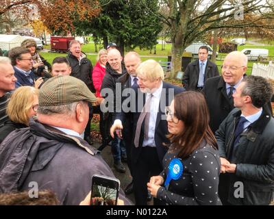 Builth Wells, Powys, Wales, UK. 25. November 2019. UK Wahl Boris Johnson visits Wales - Builth Wells Powys Montag, 25. November 2019 - Ministerpräsident Boris Johnson Besuche der Royal Welsh Winter Fair zu seiner Wahl Tour. Credit: Steven Mai/StockimoNews/Alamy leben Nachrichten Stockfoto