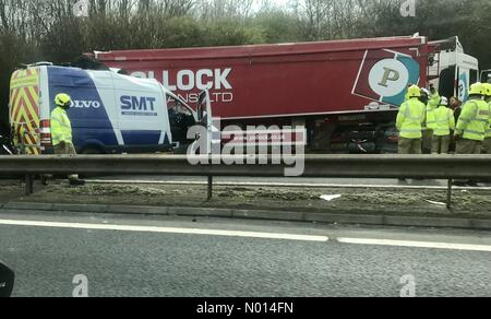 Edinburgh, Großbritannien. 31. März 2021. LKW-Verkehrsunfall, der die Schließung der Westfahrbahn von Edinburgh City Bypass vom Sherriffhall Kreisverkehr verursacht hat. Kredit: Highbrow/StockimoNews/Alamy Live Nachrichten Stockfoto