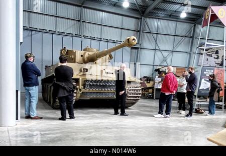 Bovington Tank Museum, Dorset, Großbritannien. Mai 2021. Die Besucher kehren zum Bovington Tank Museum zurück, da die Sperrbeschränkungen weiter gelockert werden, sodass die Museen wieder geöffnet werden können. Kredit: Nidpor/Alamy Live Nachrichten Gutschrift: Nidpor/StockimoNews/Alamy Live Nachrichten Stockfoto