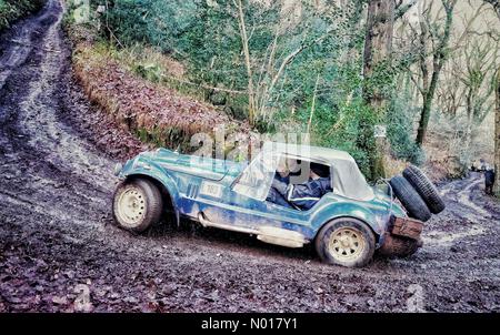 Dartmoor, Devon, Großbritannien. 7. Januar 2023 Das Exeter Trial Endurance-Rennen geht gegen den Aufstieg von Fingle Hill auf Dartmoor, Devon, Großbritannien. 7. Januar 2023. Credit nidpor/Alamy Live News Credit: Nidpor/StockimoNews/Alamy Live News Stockfoto