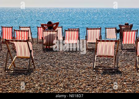 Bier, Devon. 13. Mai 2023 Wetter in Großbritannien: Herrlicher Sonnenschein am Beer Beach in Devon, Großbritannien. 13. Mai 2023. Credit nidpor Credit: Nidpor/StockimoNews/Alamy Live News Stockfoto