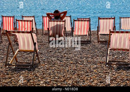 Bier, Devon. 13. Mai 2023 Wetter in Großbritannien: Herrlicher Sonnenschein am Beer Beach in Devon, Großbritannien. 13. Mai 2023. Credit nidpor Credit: Nidpor/StockimoNews/Alamy Live News Stockfoto