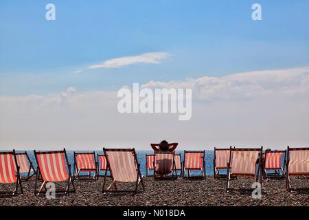 Bier, Devon. 13. Mai 2023 Wetter in Großbritannien: Herrlicher Sonnenschein am Beer Beach in Devon, Großbritannien. 13. Mai 2023. Credit nidpor Credit: Nidpor/StockimoNews/Alamy Live News Stockfoto