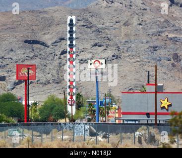 Baker Worlds größtes Thermometer backt bei extremer Hitze, Baker, Kalifornien, USA. 30. Juni 2023. Credit nidpor Credit: Nidpor/StockimoNews/Alamy Live News Stockfoto