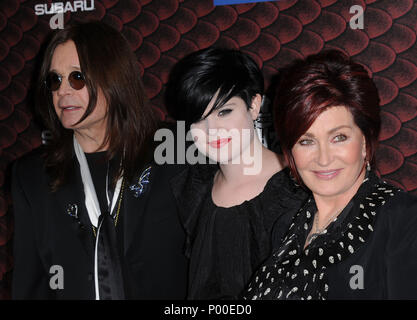 Ozzy Osbourne, Tochter Kelly und Frau Sharon - Spike TV Scream Awards 2008 im Griechischen Theater in Los Angeles. Osbourne Ozzy Kelly Sharon 52 Veranstaltung in Hollywood Leben - Kalifornien, Red Carpet Event, USA, Filmindustrie, Prominente, Fotografie, Bestof, Kunst, Kultur und Unterhaltung, prominente Mode, Besten, Hollywood Leben, Event in Hollywood Leben - Kalifornien, Roter Teppich und backstage, Musik Prominente, Topix, Paar, Familie (Mann und Frau) und Kids - Kinder, Brüder und Schwestern anfrage tsuni@Gamma-USA.com, Kredit Tsuni/USA, 2006 bis 2009 Stockfoto